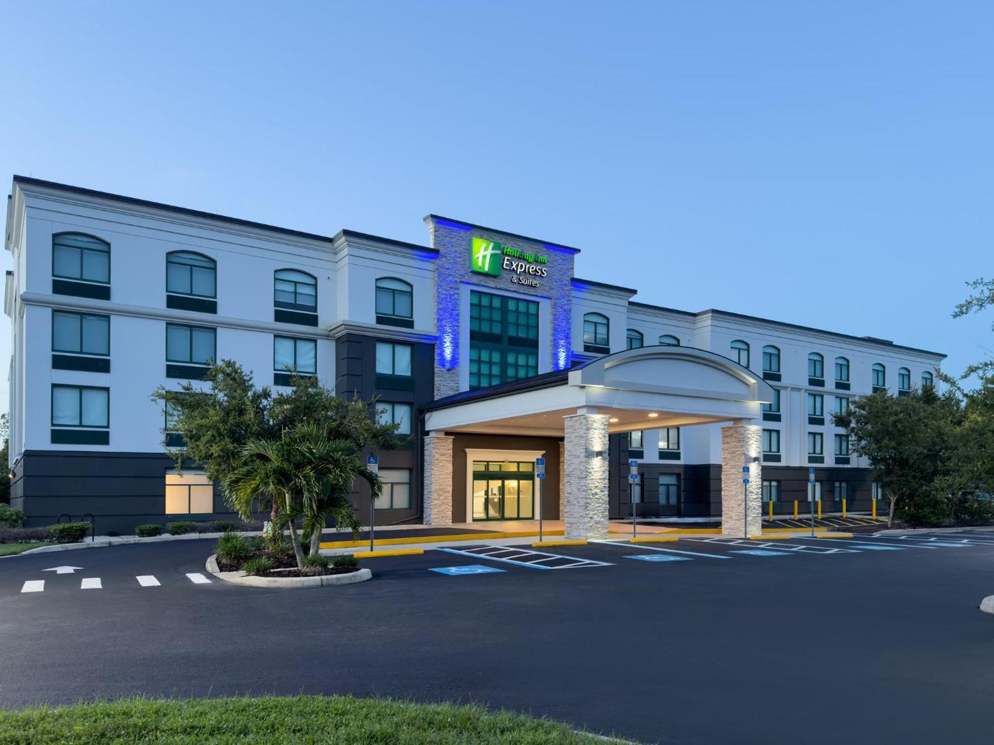 Holiday Inn Express & Suites Bradenton East-Lakewood Ranch By Ihg Exterior foto